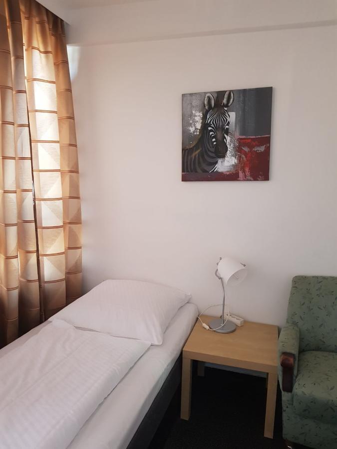 Hotel Wandsbek Хамбург Екстериор снимка